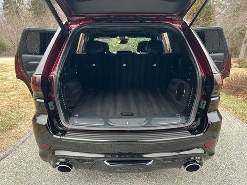 Used 2018 Jeep Grand Cherokee SRT image 25