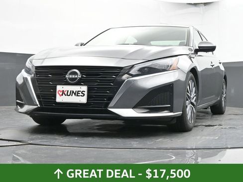 Used 2023 Nissan Altima 2.5 SV image 44