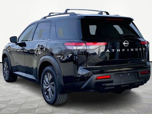 Used 2022 Nissan Pathfinder SV image 4