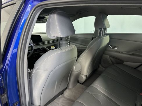 Used 2023 Hyundai Elantra SEL w/ Convenience Package image 24