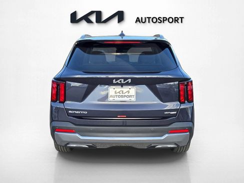 Certified 2025 Kia Sorento S w/ Panoramic Sunroof Package FWD image 9