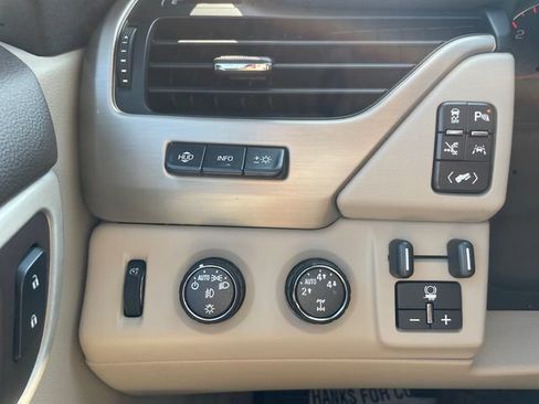 Used 2016 GMC Yukon XL Denali w/ Open Road Package AWD/4WD image 27