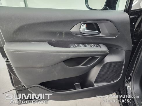 New 2026 Chrysler Voyager LX image 40