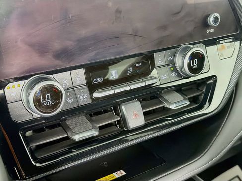 Used 2024 Toyota Highlander XSE AWD/4WD image 15