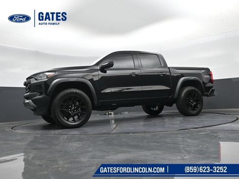 Used 2024 Chevrolet Colorado Trail Boss w/ LPO, Dark Essentials Package AWD/4WD image 42