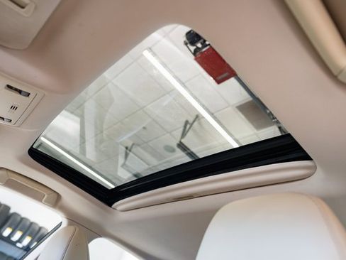 Used 2013 Lexus ES 350 w/ Luxury Pkg image 22