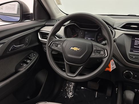 Used 2021 Chevrolet TrailBlazer LS image 27