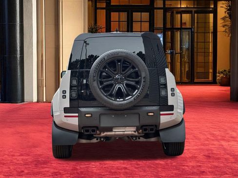 New 2026 Land Rover Defender 110 OCTA image 10