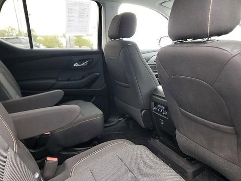 Used 2019 Chevrolet Traverse LT FWD image 11