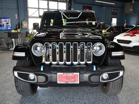 Used 2023 Jeep Wrangler Unlimited Sahara AWD/4WD image 10