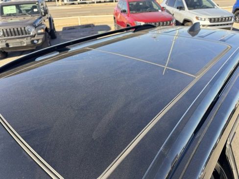 Used 2022 Chevrolet Equinox RS w/ RS Leather Package image 13