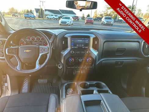 Used 2022 Chevrolet Silverado 1500 LT image 15