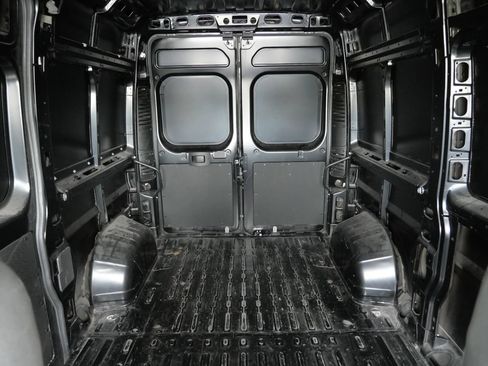 Used 2023 RAM ProMaster 2500 w/ Driver Convenience Group FWD image 23