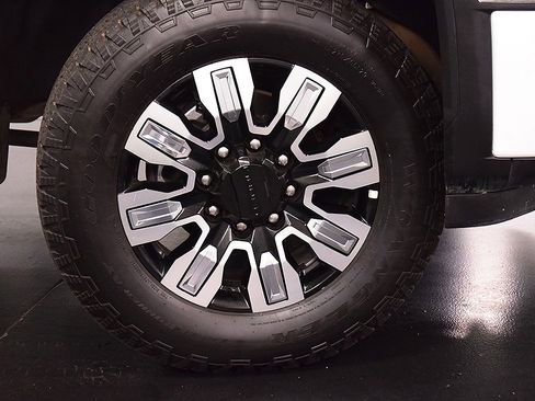 Used 2025 GMC Sierra 2500 Denali w/ Denali Reserve Package image 12