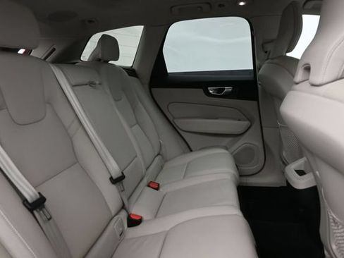 Used 2024 Volvo XC60 B5 Plus w/ Protection Package Premier AWD/4WD image 32