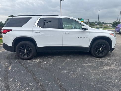 Used 2020 Chevrolet Traverse LT FWD image 3