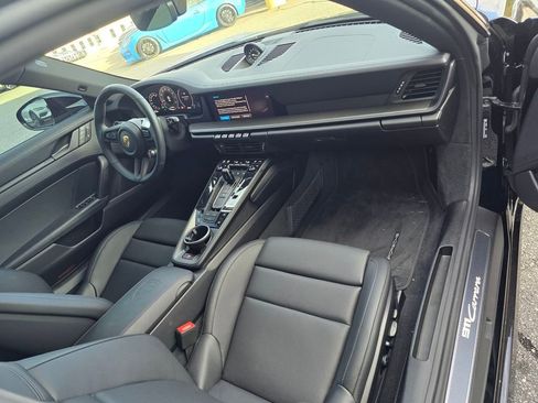 Used 2025 Porsche 911 Carrera image 34