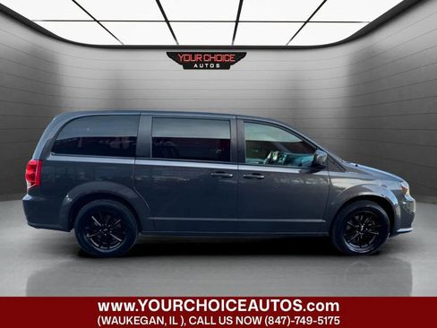 Used 2019 Dodge Grand Caravan GT image 4