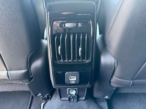 Used 2024 Jeep Compass Latitude AWD/4WD image 30