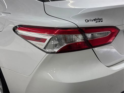 Used 2018 Toyota Camry LE FWD image 34