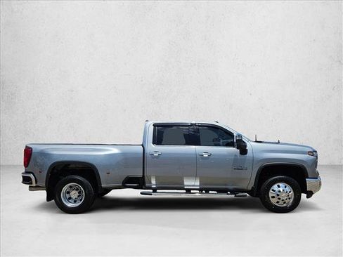 Used 2026 Chevrolet Silverado 3500 LTZ w/ LTZ Texas Edition AWD/4WD image 4