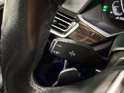 Used 2023 BMW X5 xDrive45e image 32