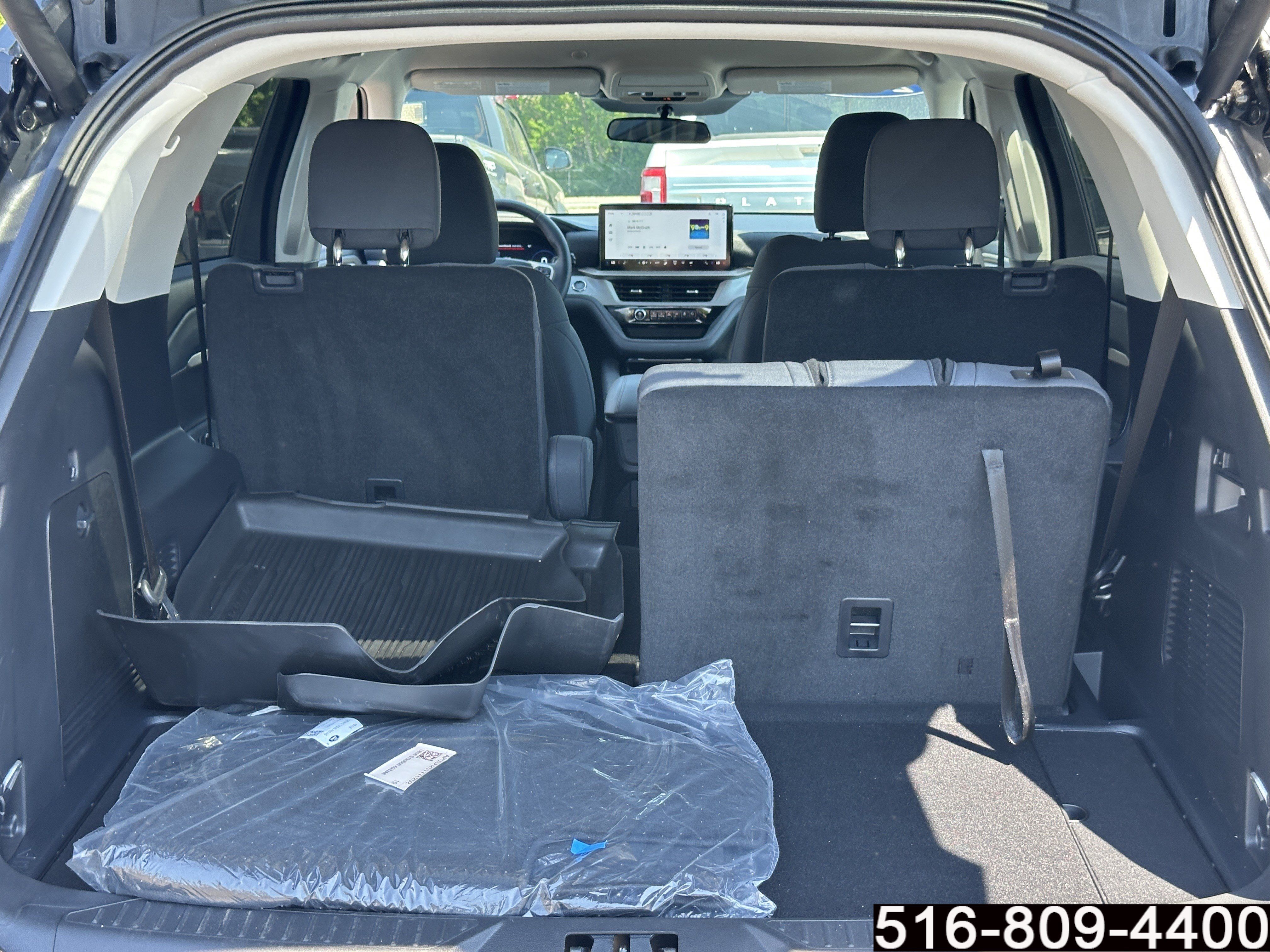 Used 2025 Ford Explorer Active AWD/4WD image 35