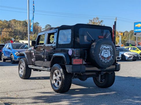 Used 2017 Jeep Wrangler Unlimited Sahara w/ Connectivity Group image 5