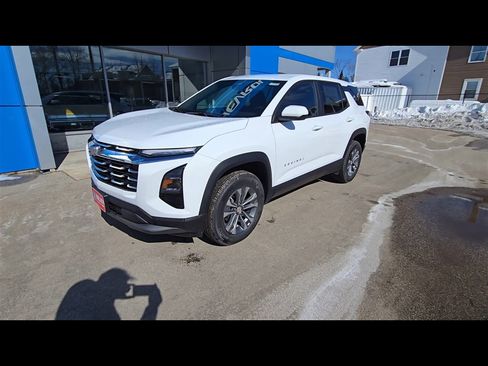 New 2025 Chevrolet Equinox LT image 4