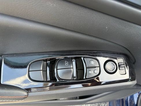 Used 2024 Nissan Altima 2.5 SR w/ SR Premium Package FWD image 11