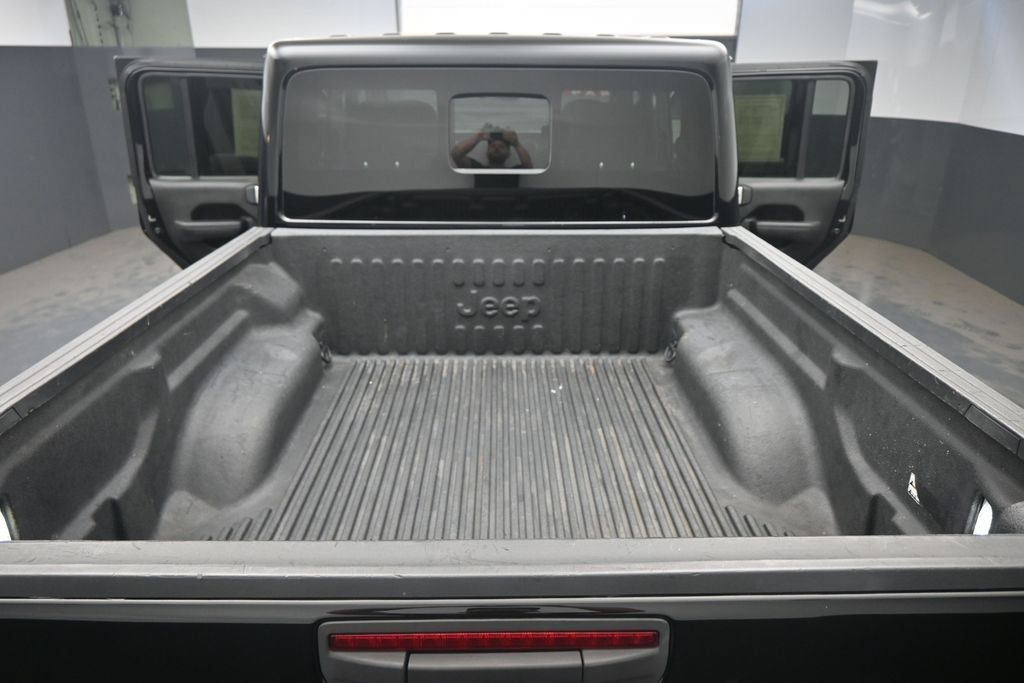Used 2022 Jeep Gladiator Mojave w/ Trailer Tow Package AWD/4WD image 19