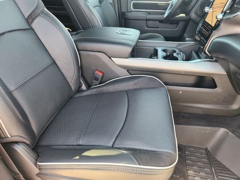 New 2026 RAM 2500 Laramie AWD/4WD image 10