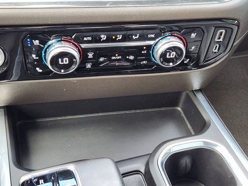Used 2023 GMC Sierra 1500 SLT AWD/4WD image 14