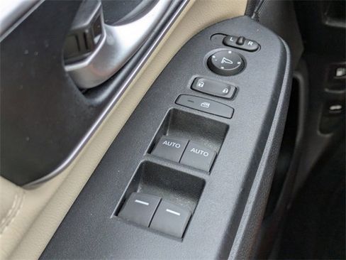 Used 2017 Honda CR-V Touring image 28