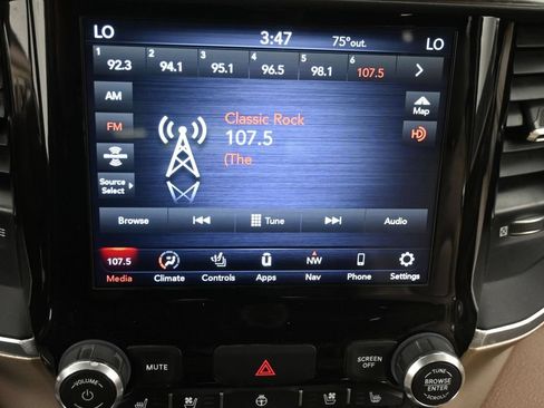 Used 2021 RAM 1500 Laramie w/ Trailer Tow Group AWD/4WD image 19