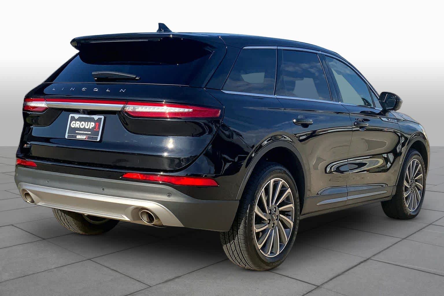 Used 2025 Lincoln Corsair Reserve AWD/4WD image 12