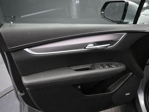 New 2026 Cadillac XT5 Luxury w/ LPO, Floor Liner Package image 9