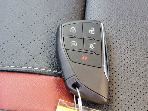 Used 2025 Chevrolet Traverse RS w/ LPO, Floor Liner Package image 36