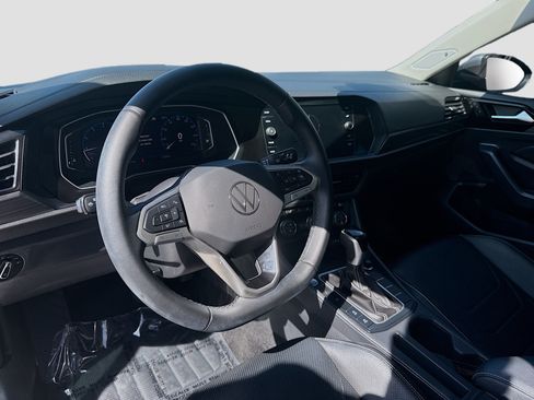 Used 2024 Volkswagen Jetta SEL FWD image 9