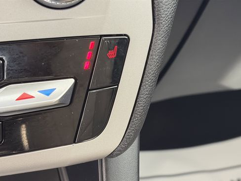 Used 2023 Ford Explorer XLT w/ Equipment Group 202A image 25