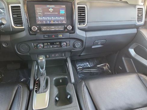 Certified 2024 Nissan Frontier SL w/ Technology Package RWD image 17