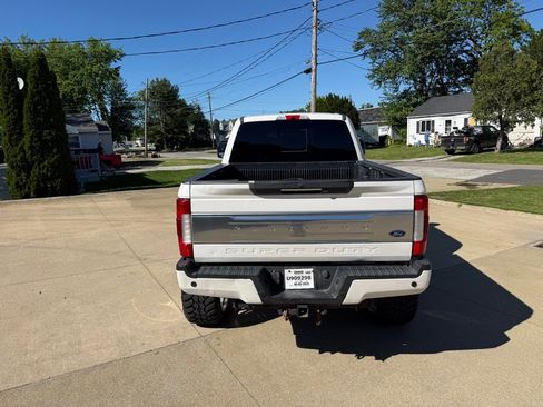 Used 2017 Ford F250 Platinum w/ Platinum Ultimate Package AWD/4WD image 7