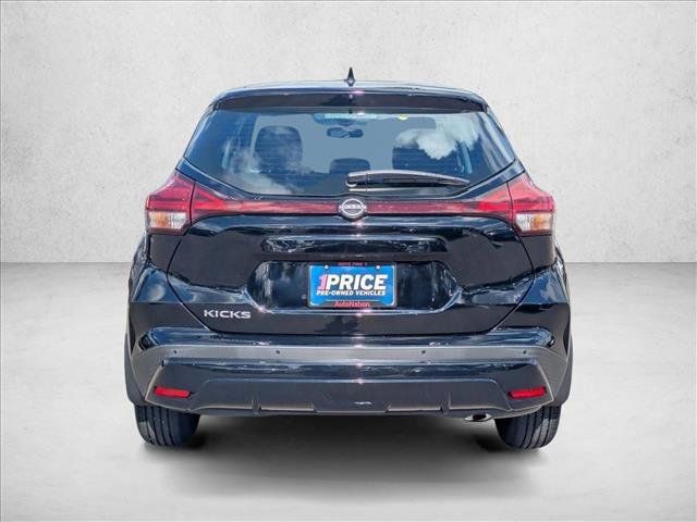 Used 2023 Nissan Kicks S FWD image 7