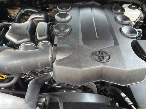 Used 2024 Toyota 4Runner Limited AWD/4WD image 26