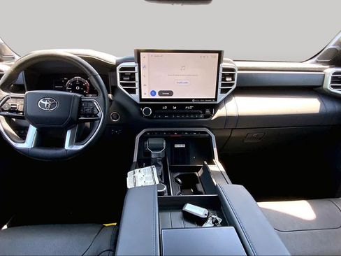 Used 2022 Toyota Tundra Platinum w/ Advanced Package AWD/4WD image 16