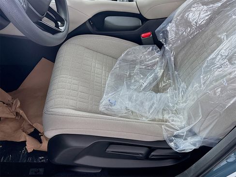 New 2026 Honda HR-V LX image 14