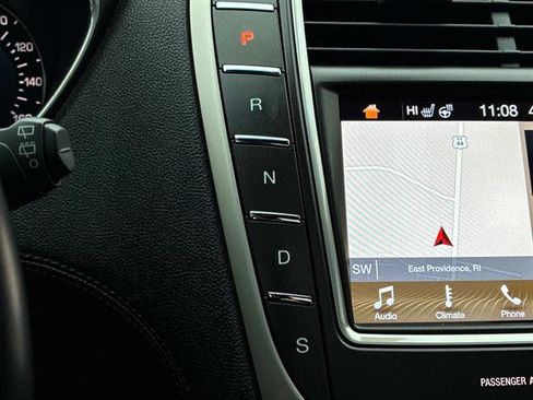 Used 2017 Lincoln MKX Reserve w/ Lincoln MKX Climate Package image 28