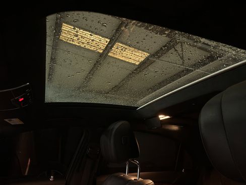 Used 2015 Mercedes-Benz S 550 Sedan image 4