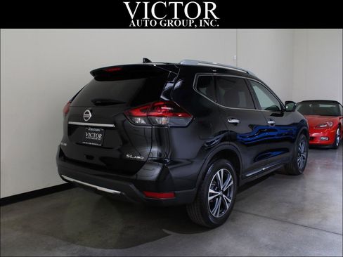 Used 2018 Nissan Rogue SL image 11