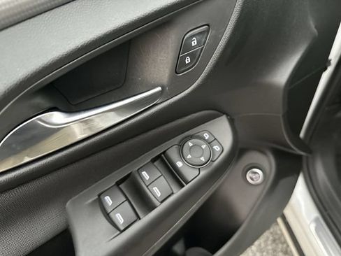 Used 2026 Buick Envista Avenir FWD image 17
